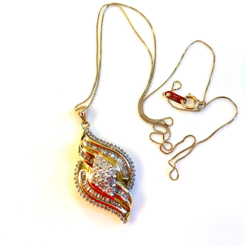 Pendant necklace 10K gold
